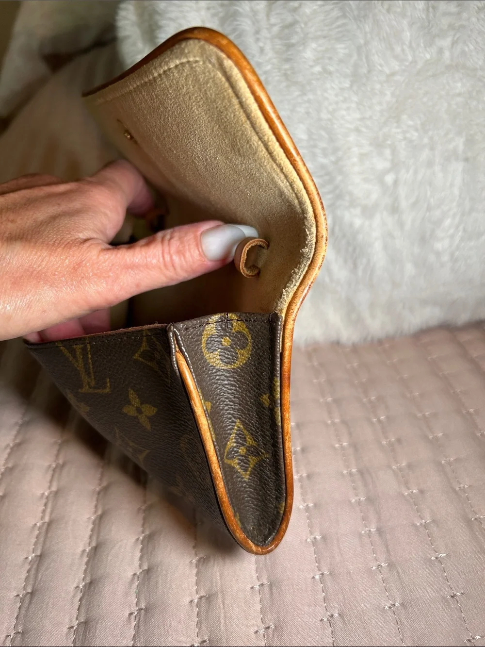 442.   Louis Vuitton Pochette Twin bag PM w/coa